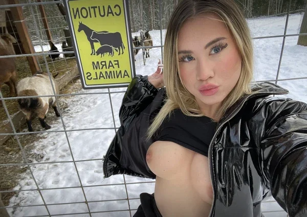 Воспитанна и просто восхитительна Избалована была секс с полными женщинами в вы Аппетитная
